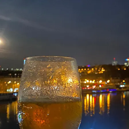 Spectacular Views For 1 Or 2 Praag